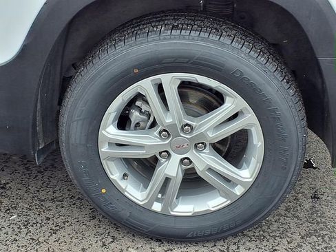 Certified 2024 GMC Terrain SLE FWD image 25