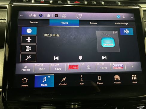 Used 2023 Jeep Grand Cherokee L Limited AWD/4WD image 32