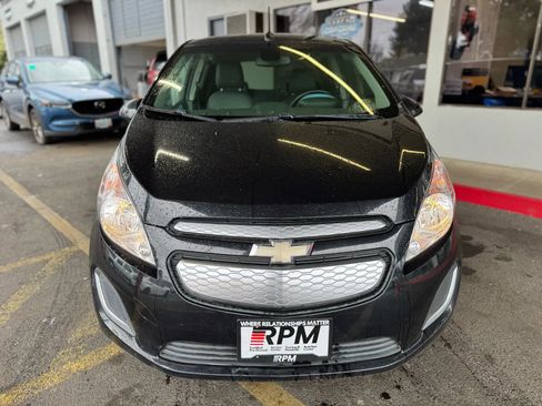 Used 2014 Chevrolet Spark LT image 2