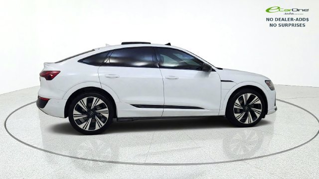 Used 2024 Audi Q8 e-tron Prestige w/ Prestige Package AWD/4WD image 9