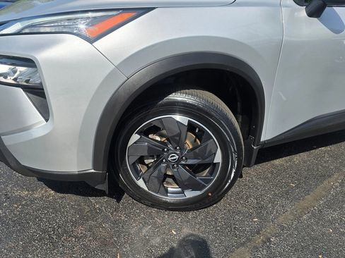 Used 2024 Nissan Rogue SV w/ SV Premium Package FWD image 2