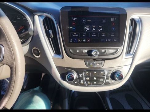 Used 2022 Chevrolet Malibu LT image 15