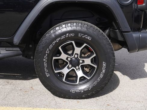 Used 2020 Jeep Wrangler Unlimited Rubicon w/ Cold Weather Group AWD/4WD image 11