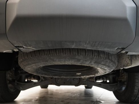 Used 2025 Chevrolet Tahoe LS image 11