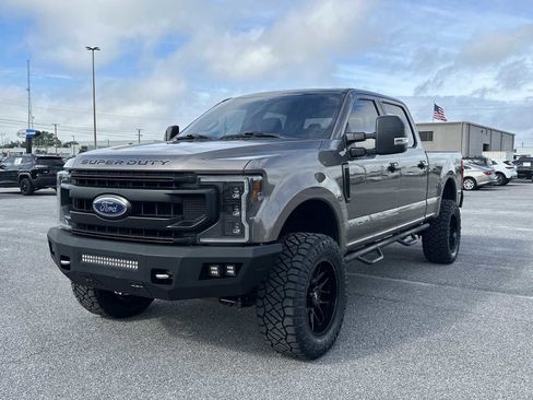 Used 2020 Ford F250 XLT w/ XLT Premium Package image 4