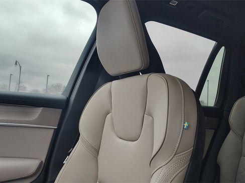 New 2026 Volvo XC90 B6 Plus image 25