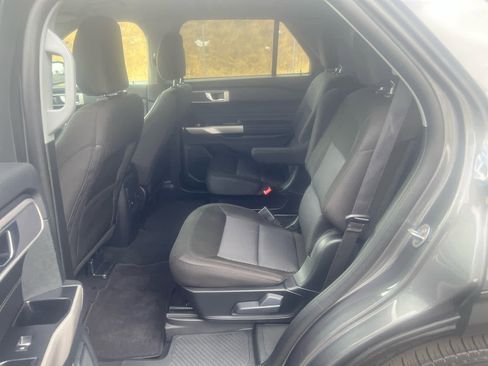 Used 2024 Ford Explorer XLT image 13