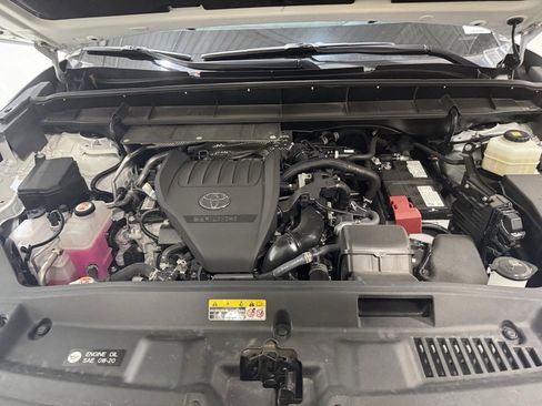 Used 2023 Toyota Highlander L image 12