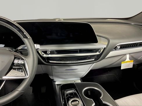 New 2026 Cadillac Lyriq Luxury AWD/4WD image 13