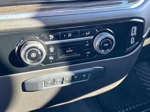 Used 2024 Chevrolet Silverado 3500 LT image 19