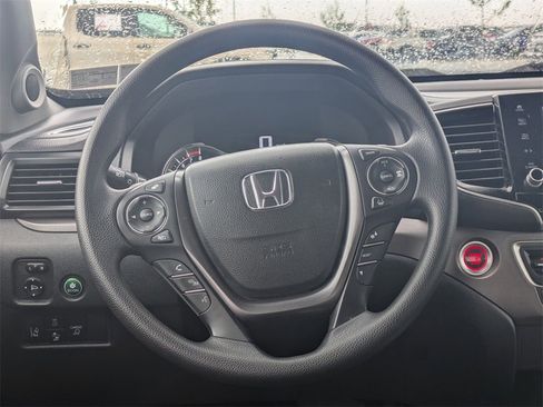 Used 2023 Honda Ridgeline Sport image 14