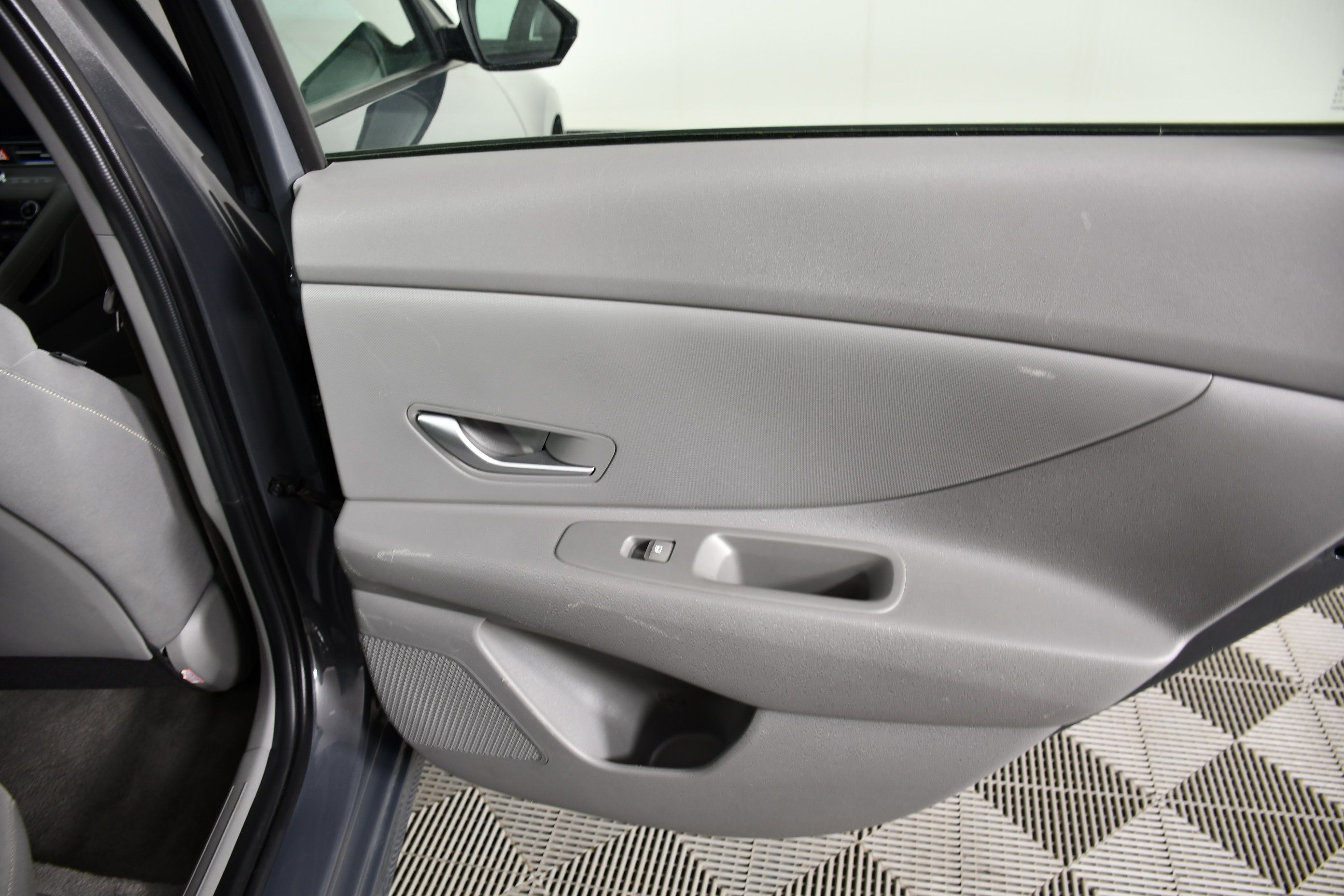 Used 2024 Hyundai Elantra SEL FWD image 45