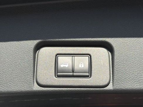 Certified 2025 Nissan Rogue SL AWD/4WD image 26