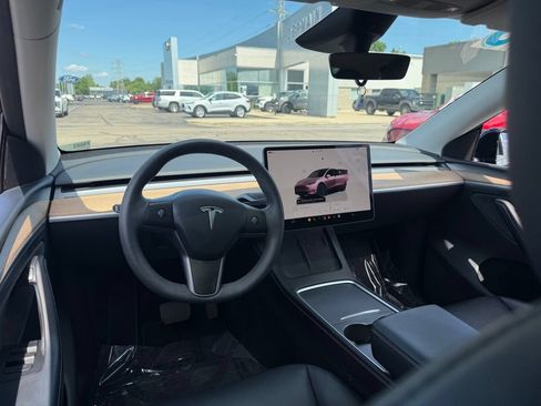 Used 2023 Tesla Model Y Long Range AWD/4WD image 14