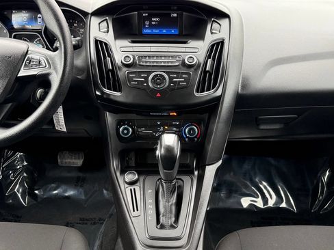 Used 2016 Ford Focus SE w/ Reverse Sensing Package FWD image 26