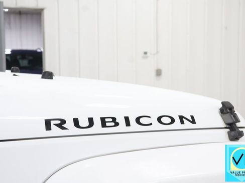Used 2016 Jeep Wrangler Unlimited Rubicon w/ Max Tow Package image 33