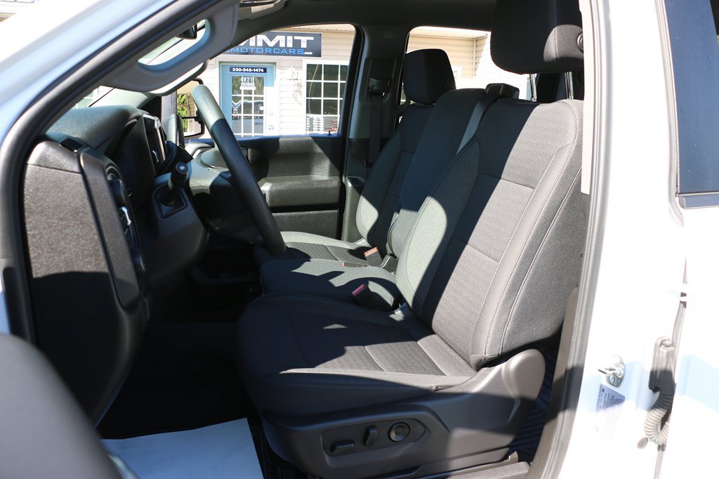 Used 2025 Chevrolet Silverado 2500 Custom w/ Custom Value Package AWD/4WD image 10