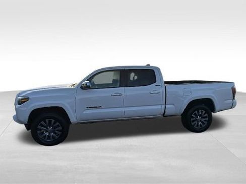Used 2023 Toyota Tacoma Limited w/ Black Out Package (TMS) AWD/4WD image 4