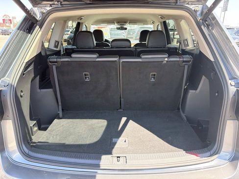 Used 2025 Volkswagen Atlas SE FWD image 21