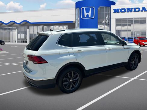 Used 2023 Volkswagen Tiguan SE image 9