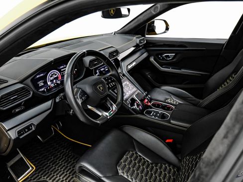 Used 2021 Lamborghini Urus image 47