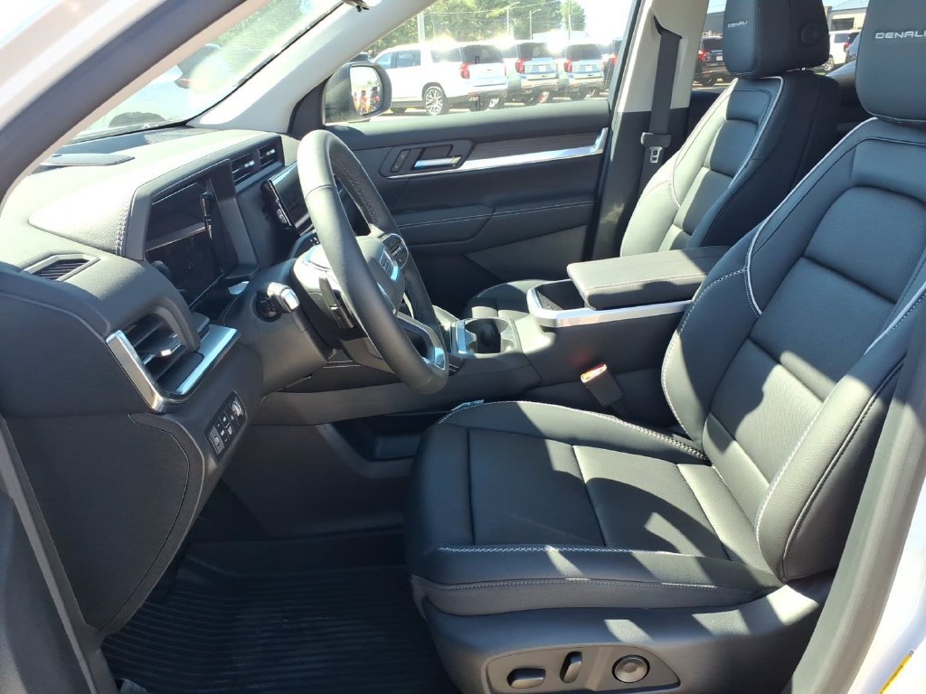 New 2027 GMC Terrain Denali w/ LPO, Floor Liner Package AWD/4WD image 11
