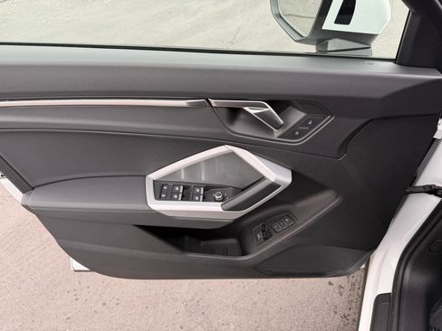 Used 2024 Audi Q3 2.0T Premium image 9