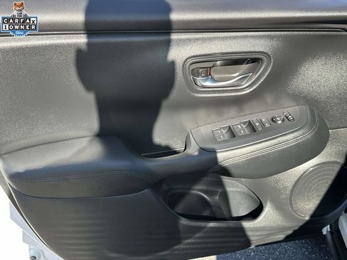 Used 2024 Honda HR-V LX image 14