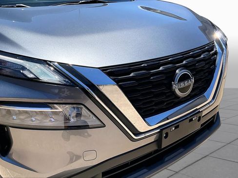 Used 2023 Nissan Rogue SV FWD image 29