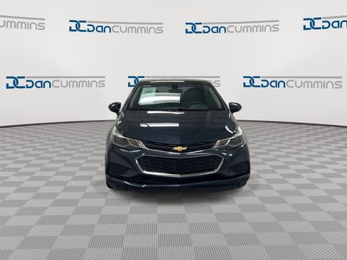 Used 2018 Chevrolet Cruze LT FWD image 3