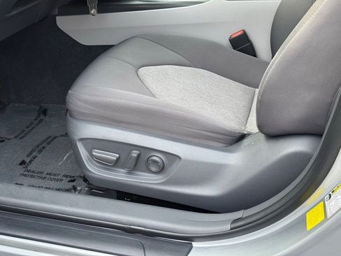 Used 2021 Toyota Camry LE image 22