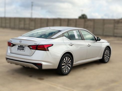 Certified 2024 Nissan Altima 2.5 SV FWD image 7