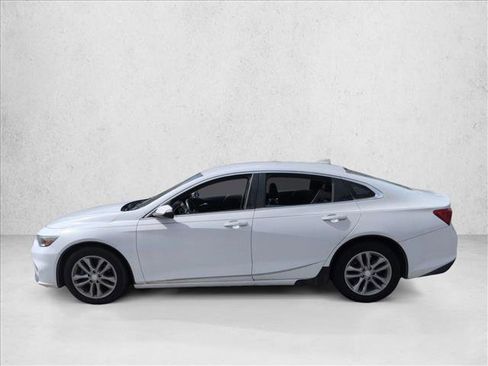 Used 2017 Chevrolet Malibu LT w/ Leather Package image 5