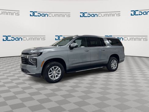 New 2026 Chevrolet Suburban LS image 4