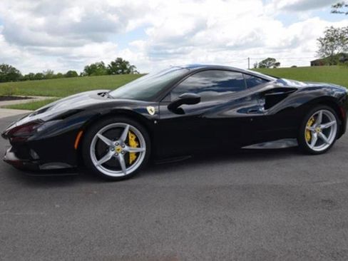 Used 2022 Ferrari F8 Tributo image 5