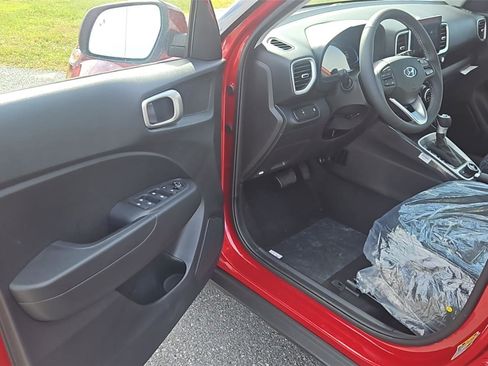 New 2026 Hyundai Venue SEL image 9