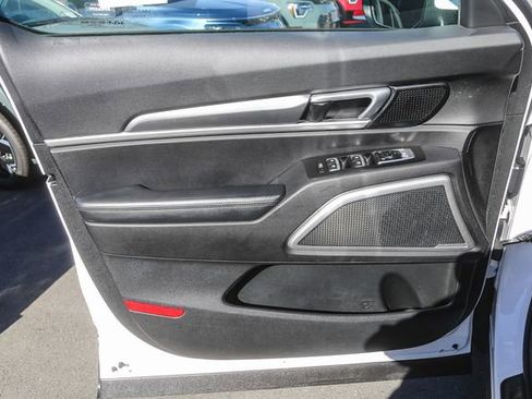 Certified 2022 Kia Telluride LX image 22