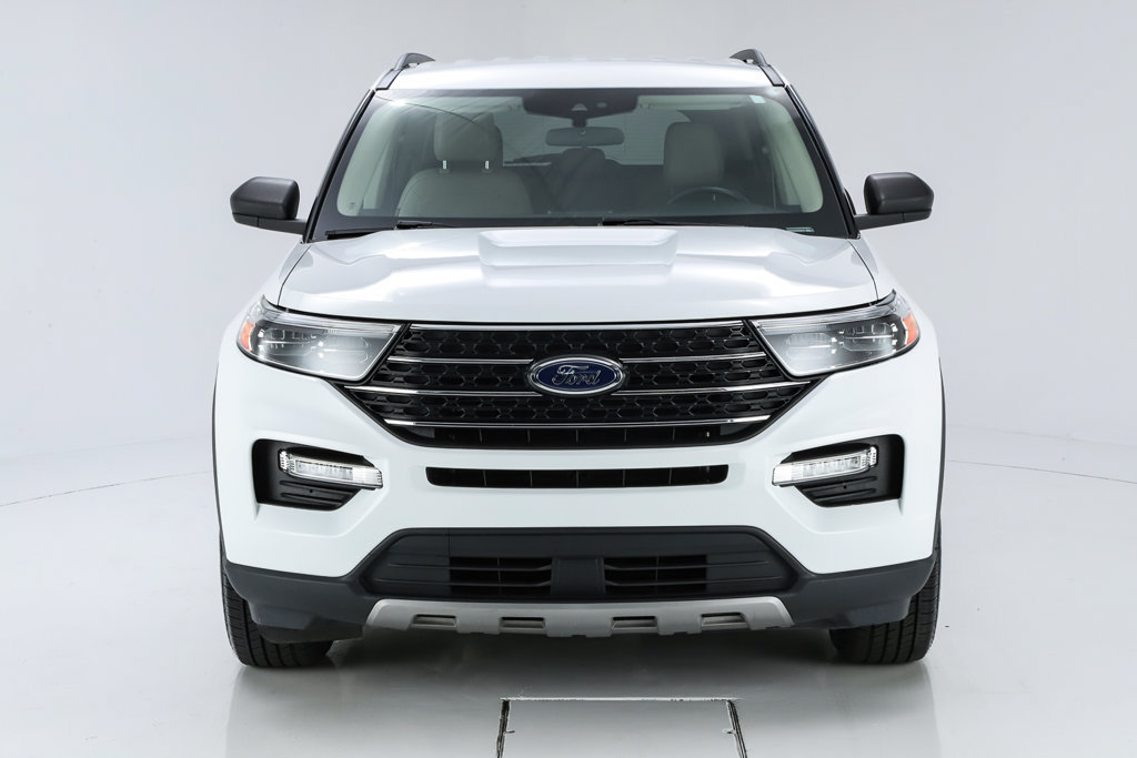 Used 2023 Ford Explorer XLT w/ Equipment Group 202A AWD/4WD image 21