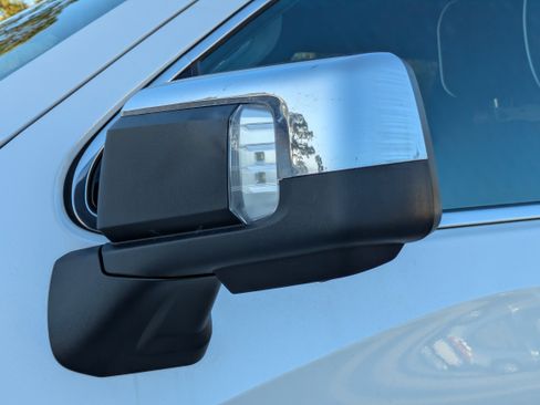 Used 2025 GMC Sierra 1500 SLT w/ SLT Premium Plus Package image 32