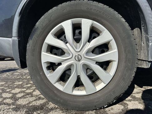 Used 2019 Nissan Rogue S AWD/4WD image 6