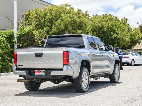 Used 2024 Toyota Tacoma SR5 AWD/4WD image 9