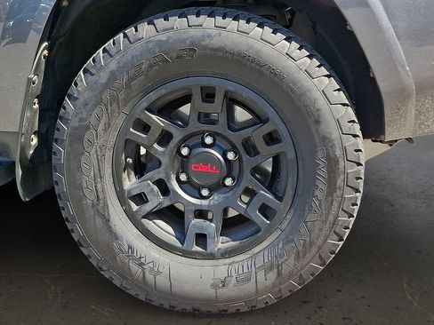 Used 2020 Toyota 4Runner TRD Off-Road Premium w/ Moonroof Package AWD/4WD image 9