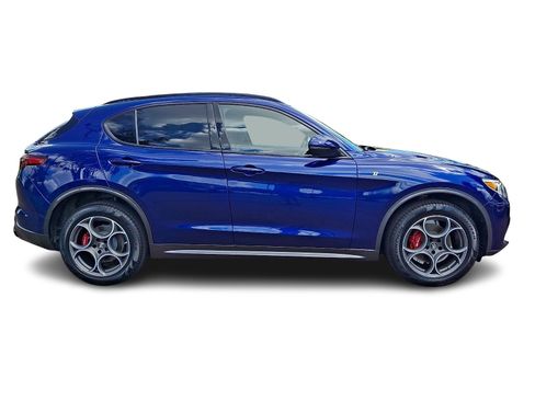 Used 2022 Alfa Romeo Stelvio Ti AWD/4WD image 7