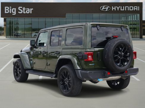 Used 2023 Jeep Wrangler Unlimited Sahara AWD/4WD image 3