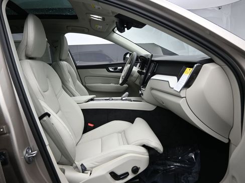 New 2026 Volvo XC60 B5 Ultra w/ Protection Package Premier AWD/4WD image 28