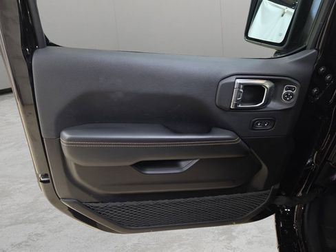 Certified 2025 Jeep Wrangler Unlimited Sahara w/ Safety Group image 20