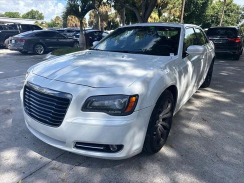 Used 2014 Chrysler 300 S RWD image 2