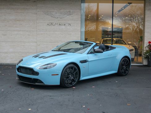 Used 2017 Aston Martin V12 Vantage S image 2