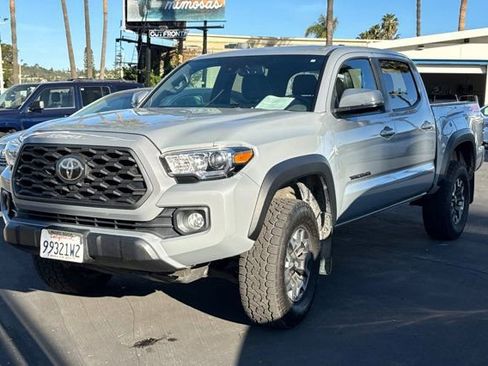 Used 2020 Toyota Tacoma TRD Off-Road w/ TRD Premium Off Road Package image 2