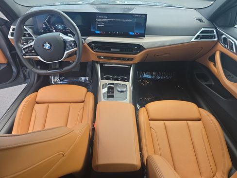 Used 2025 BMW 430i Coupe w/ Convenience Package image 10